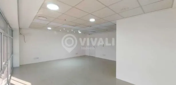 Conjunto Comercial / Sala para alugar, 58m² no Vila Cassaro, Itatiba