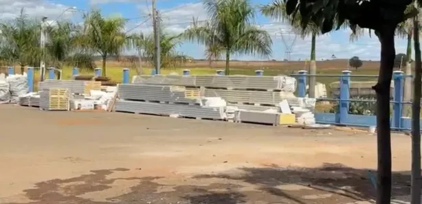 com 3 Quartos para alugar, 2500m² no , Hidrolândia