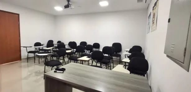 Conjunto Comercial / Sala para alugar, 100m² no Nossa Senhora das Graças, Manaus