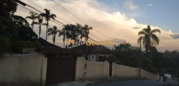 Fazenda / Sítio / Chácara com 3 Quartos à venda, 175m² no Parque Sao Lucas, Embu-Guaçu