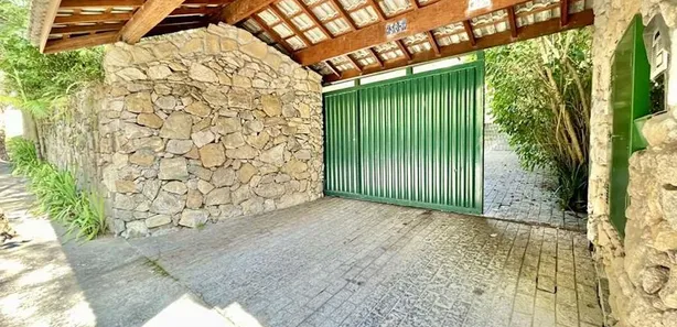 Fazenda / Sítio / Chácara com 5 Quartos para venda ou aluguel, 2530m² no Vila Santo Antônio, Cotia