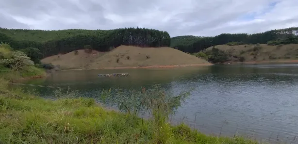 Fazenda / Sítio / Chácara com 2 Quartos para alugar, 50000m² no Espirito Santo, Paraibuna