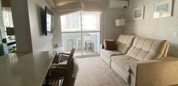 Apartamento com 2 Quartos para alugar, 60m² no Centro, Curitiba