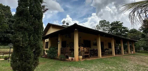 Casa com 3 Quartos à venda, 300m² no , Hidrolândia