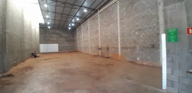Galpão / Depósito / Armazém para alugar, 330m² no Parque Residencial Aeroporto, Araçatuba