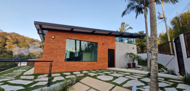 Casa de Condomínio com 3 Quartos para venda ou aluguel, 286m² no Salvaterra, Juiz de Fora