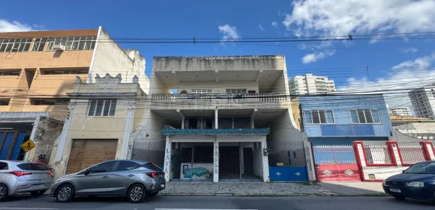 Loja / Salão / Ponto Comercial com 4 Quartos para venda ou aluguel, 200m² no Centro, Campos dos Goytacazes
