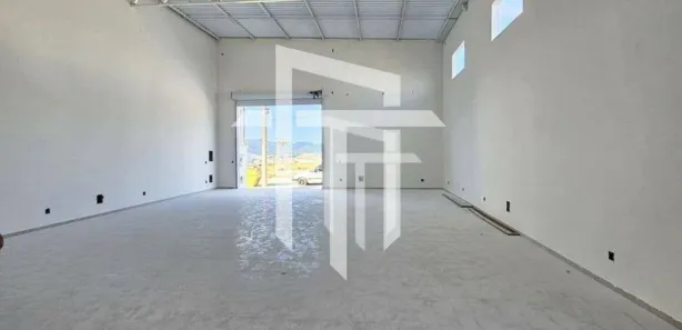 Galpão / Depósito / Armazém para venda ou aluguel, 241m² no Jardins de Florença, Poços de Caldas