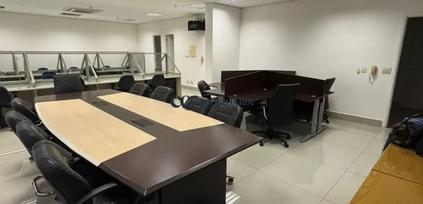 Conjunto Comercial / Sala com 2 Quartos para alugar, 86m² no Sítio Tamboré Alphaville, Barueri