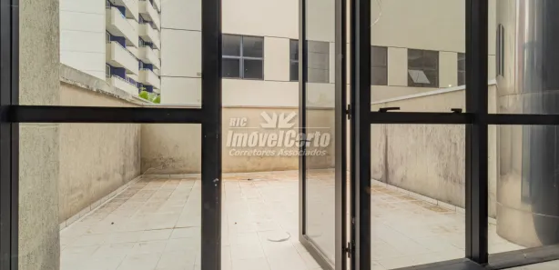 Conjunto Comercial / Sala à venda, 63m² no Centro, Curitiba