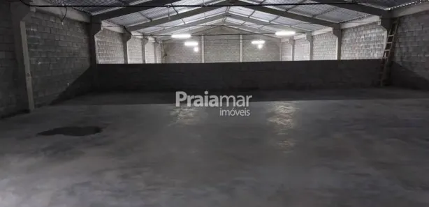 Galpão / Depósito / Armazém para alugar, 745m² no Parque São Vicente, São Vicente
