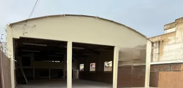 Galpão / Depósito / Armazém com 2 Quartos à venda, 420m² no Parque Califórnia, Campos dos Goytacazes