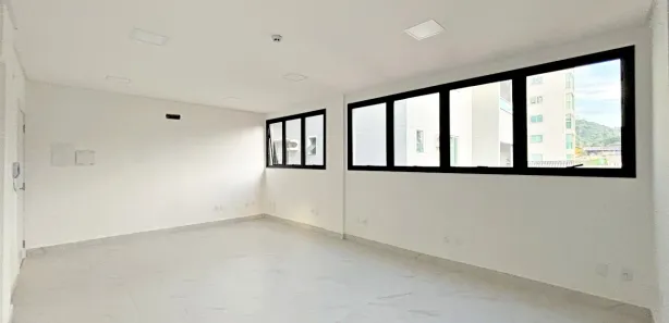 Conjunto Comercial / Sala para alugar, 38m² no Velha, Blumenau