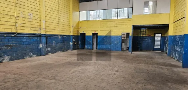Galpão / Depósito / Armazém para alugar, 180m² no Jardim Irapua, Taboão da Serra