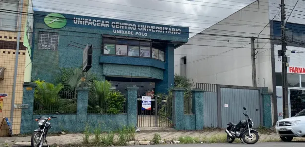 Prédio Inteiro para venda ou aluguel, 800m² no Bom Jesus, Campo Largo