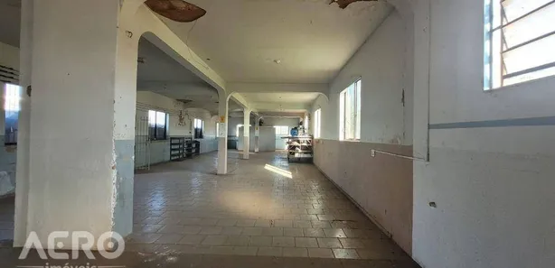 Galpão / Depósito / Armazém à venda, 650m² no , Pederneiras