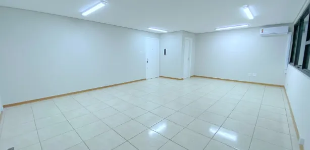 Conjunto Comercial / Sala à venda, 42m² no Centro, Canoas