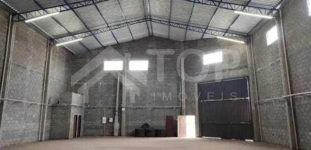 Galpão / Depósito / Armazém para alugar, 450m² no Vila São José, São Carlos