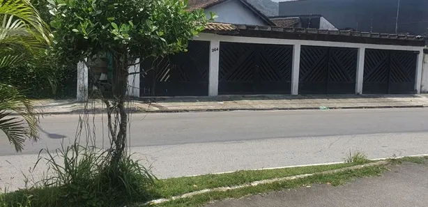 Prédio Inteiro com 8 Quartos à venda, 269m² no Ribeirópolis, Praia Grande