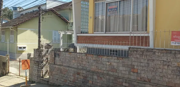 Casa com 3 Quartos para alugar, 100m² no Castelanea, Petrópolis