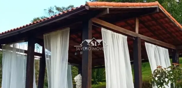Fazenda / Sítio / Chácara com 4 Quartos à venda, 390m² no Araras, Petrópolis