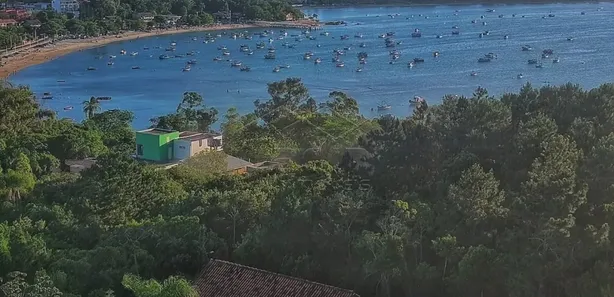 Casa com 4 Quartos para alugar, 380m² no Armação, Penha