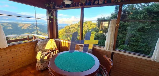 Casa de Condomínio com 5 Quartos para venda ou aluguel, 295m² no J Elizabete, Campos do Jordão