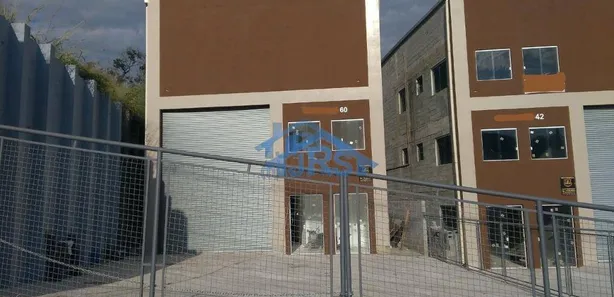 Galpão / Depósito / Armazém à venda, 550m² no Jardim Jurupari (Fazendinha), Santana de Parnaíba