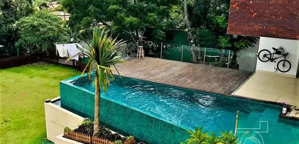 Casa com 4 Quartos para alugar, 550m² no Nova Fazendinha, Carapicuíba