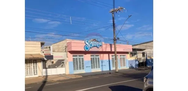 Galpão / Depósito / Armazém à venda, 300m² no São Benedito, Uberaba