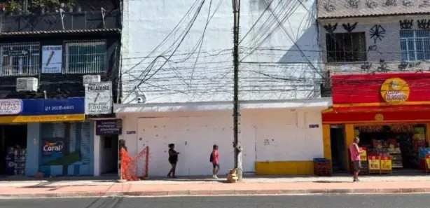 Loja / Salão / Ponto Comercial para alugar, 320m² no Porto Velho, São Gonçalo