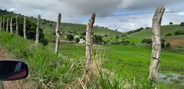 Fazenda / Sítio / Chácara com 6 Quartos à venda, 1070000m² no , Pombos