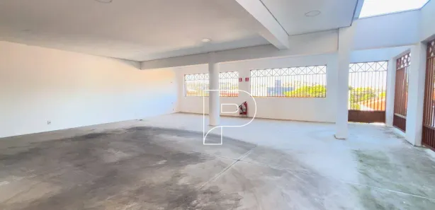 Prédio Inteiro para alugar, 250m² no Jardim Nomura, Cotia