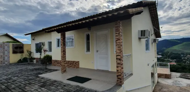 Casa com 4 Quartos para alugar, 210m² no Centro, Miguel Pereira