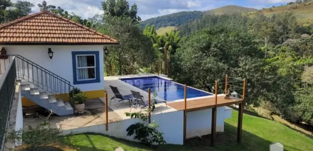 Fazenda / Sítio / Chácara com 4 Quartos à venda, 250m² no Pedro do Rio, Petrópolis