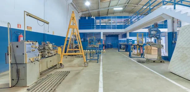 Galpão / Depósito / Armazém com 1 Quarto à venda, 725m² no Iná, São José dos Pinhais