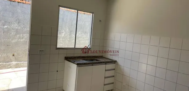 Casa com 2 Quartos para alugar, 55m² no Vila Pasti, Louveira