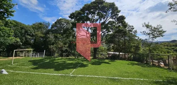 Fazenda / Sítio / Chácara com 4 Quartos à venda, 250m² no Pinhões, Santa Luzia