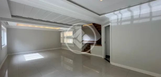 Casa de Condomínio com 3 Quartos à venda, 270m² no Parque do Imbui, Teresópolis