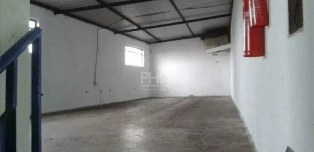 Galpão / Depósito / Armazém para alugar, 350m² no Casa Grande, Diadema