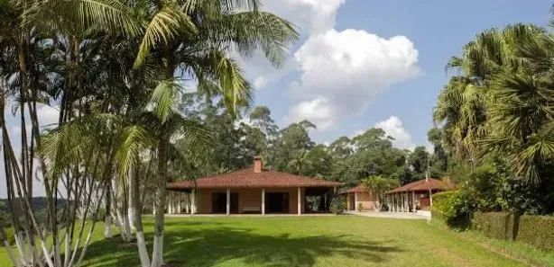 Fazenda / Sítio / Chácara com 4 Quartos à venda, 700m² no Capela de São Pedro, Vargem Grande Paulista