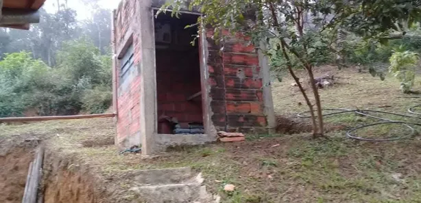 Fazenda / Sítio / Chácara à venda, 2501m² no Centro, Juquitiba