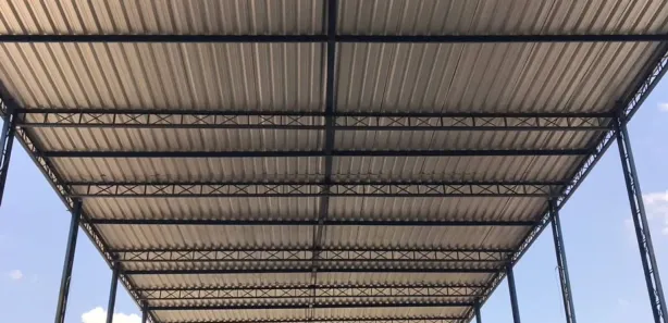 Galpão / Depósito / Armazém com 1 Quarto para venda ou aluguel, 300m² no Juscelino, Mesquita