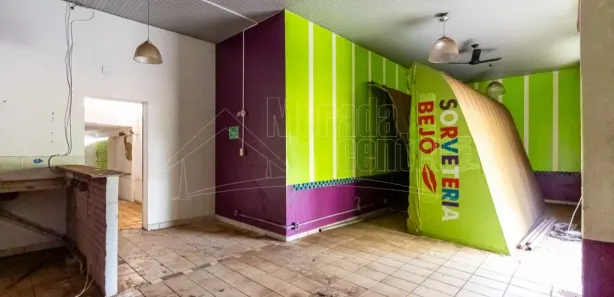 Loja / Salão / Ponto Comercial para alugar, 300m² no Vila Nossa Senhora do Carmo, Araraquara