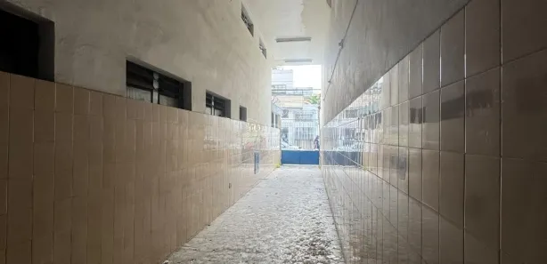 Loja / Salão / Ponto Comercial com 4 Quartos para venda ou aluguel, 200m² no Centro, Campos dos Goytacazes