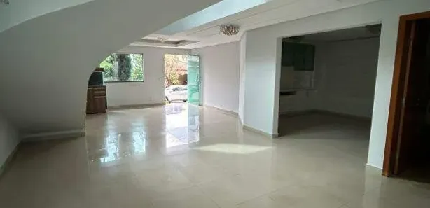 Sobrado com 4 Quartos à venda, 285m² no Jardins Madri, Goiânia