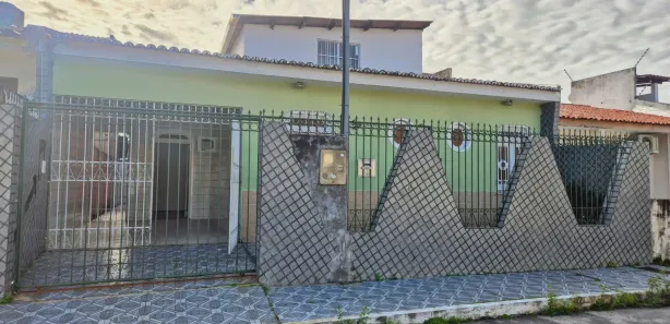 Casa com 3 Quartos à venda, 220m² no Luzia, Aracaju