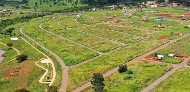 Terreno / Lote / Condomínio à venda, 240m² no Residencial Maria Monteiro, Trindade