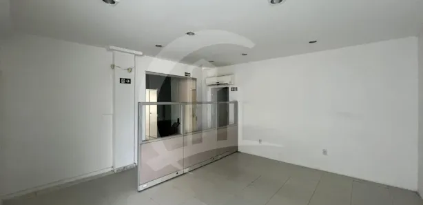 Galpão / Depósito / Armazém para alugar, 83m² no São José, Aracaju