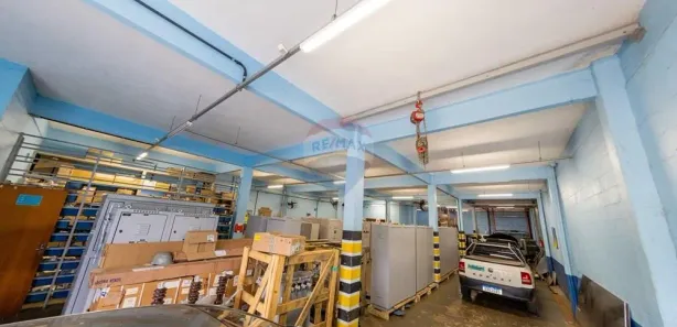 Prédio Inteiro com 3 Quartos à venda, 900m² no Cancelli, Cascavel